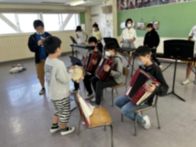 休み時間の自主練習の様子